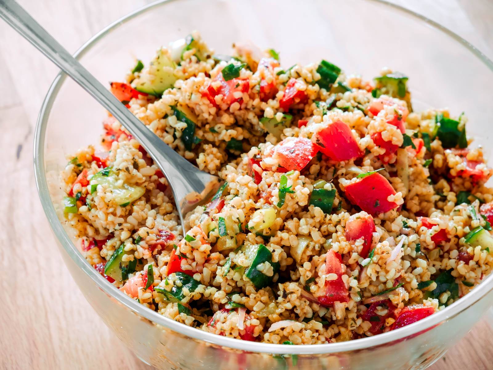 Bulgursalat mit Tomaten und Gurken bulgursalat mit tomaten und gurken