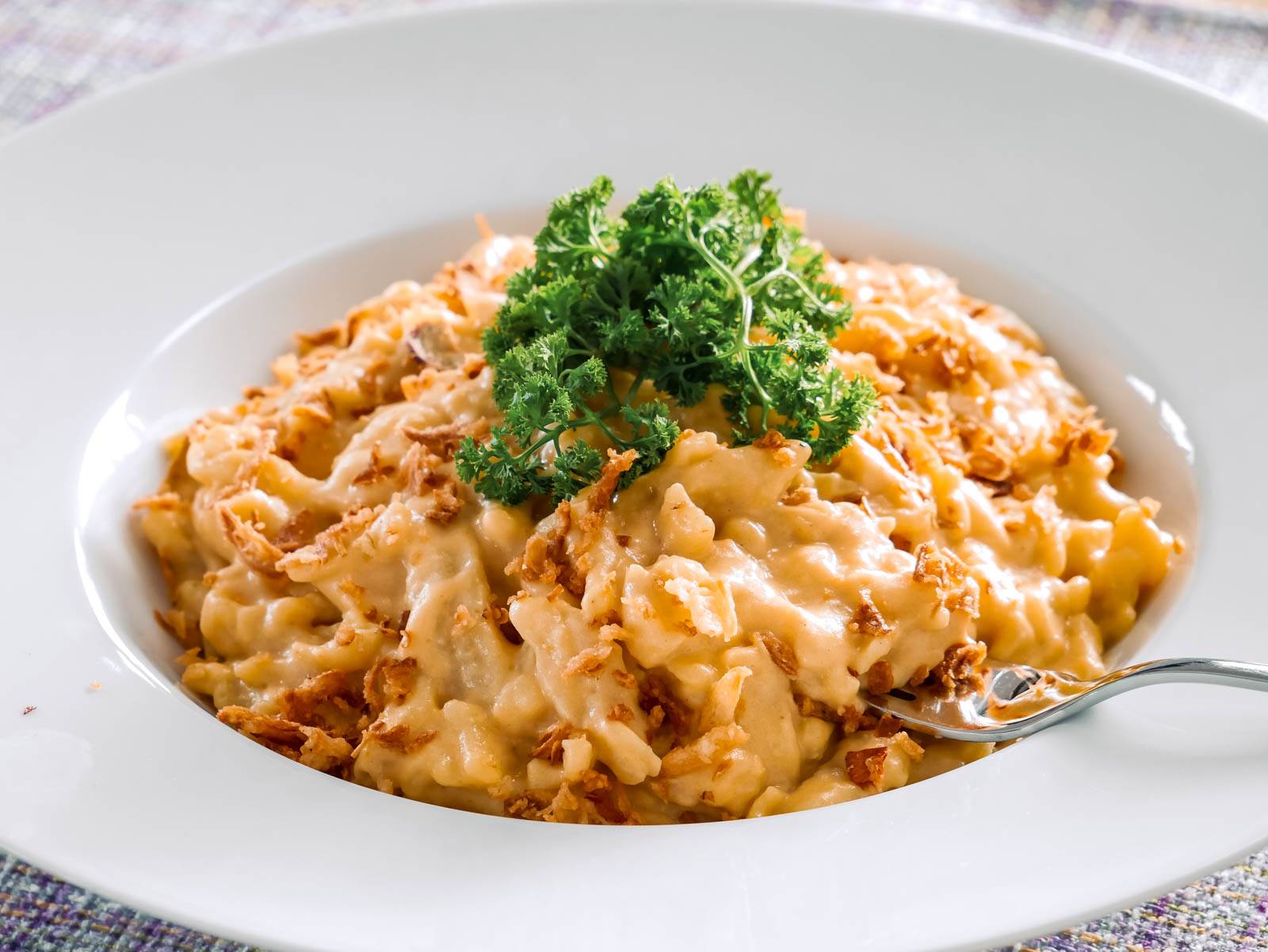 omas schwäbische käsespätzle