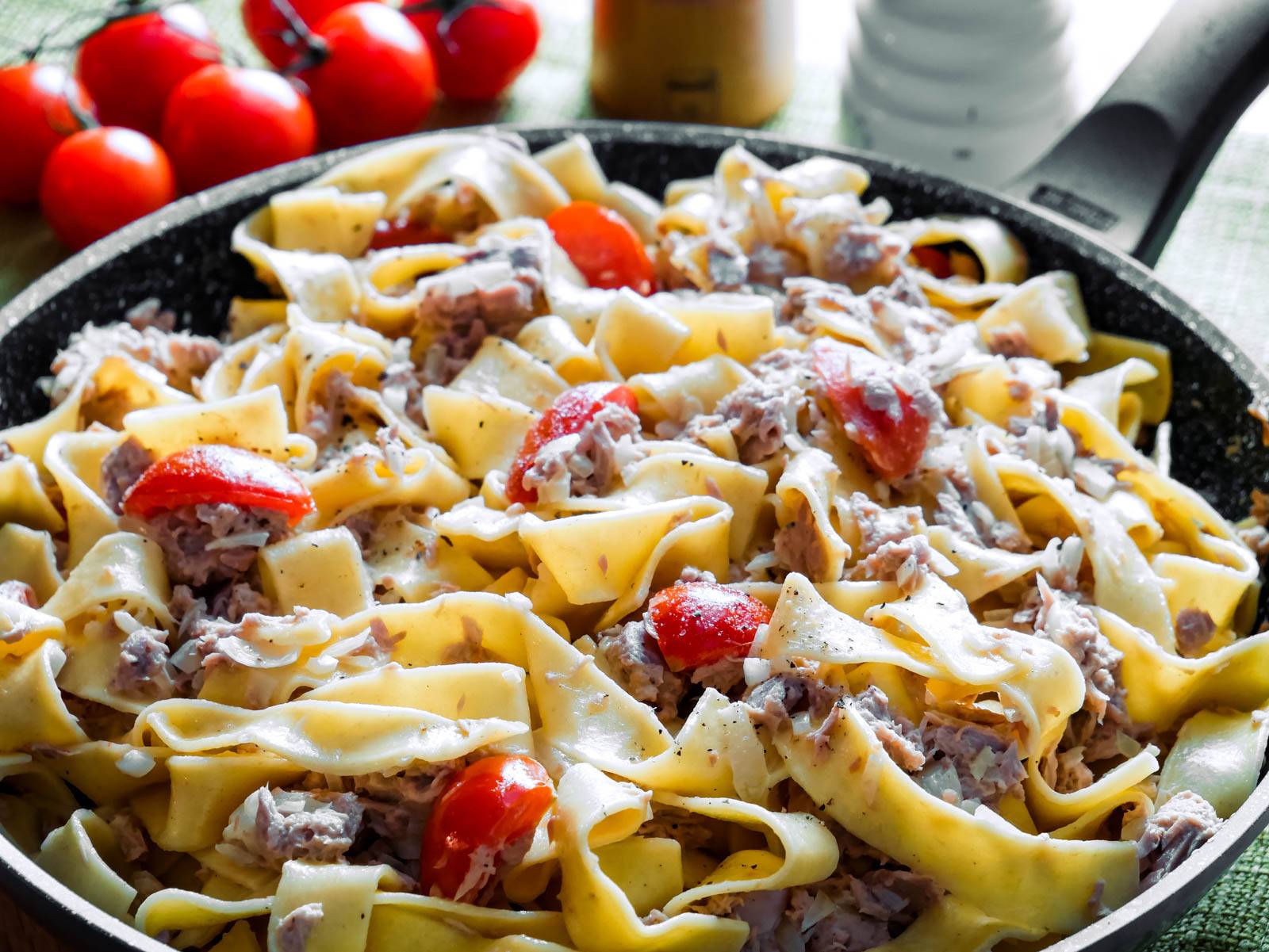 tagliatelle mit lachs-sahne-soße