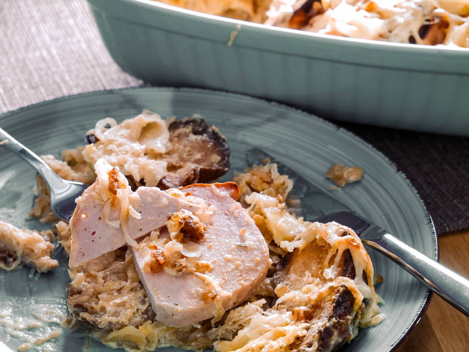 Fleischkäseauflauf mit Sauerkraut