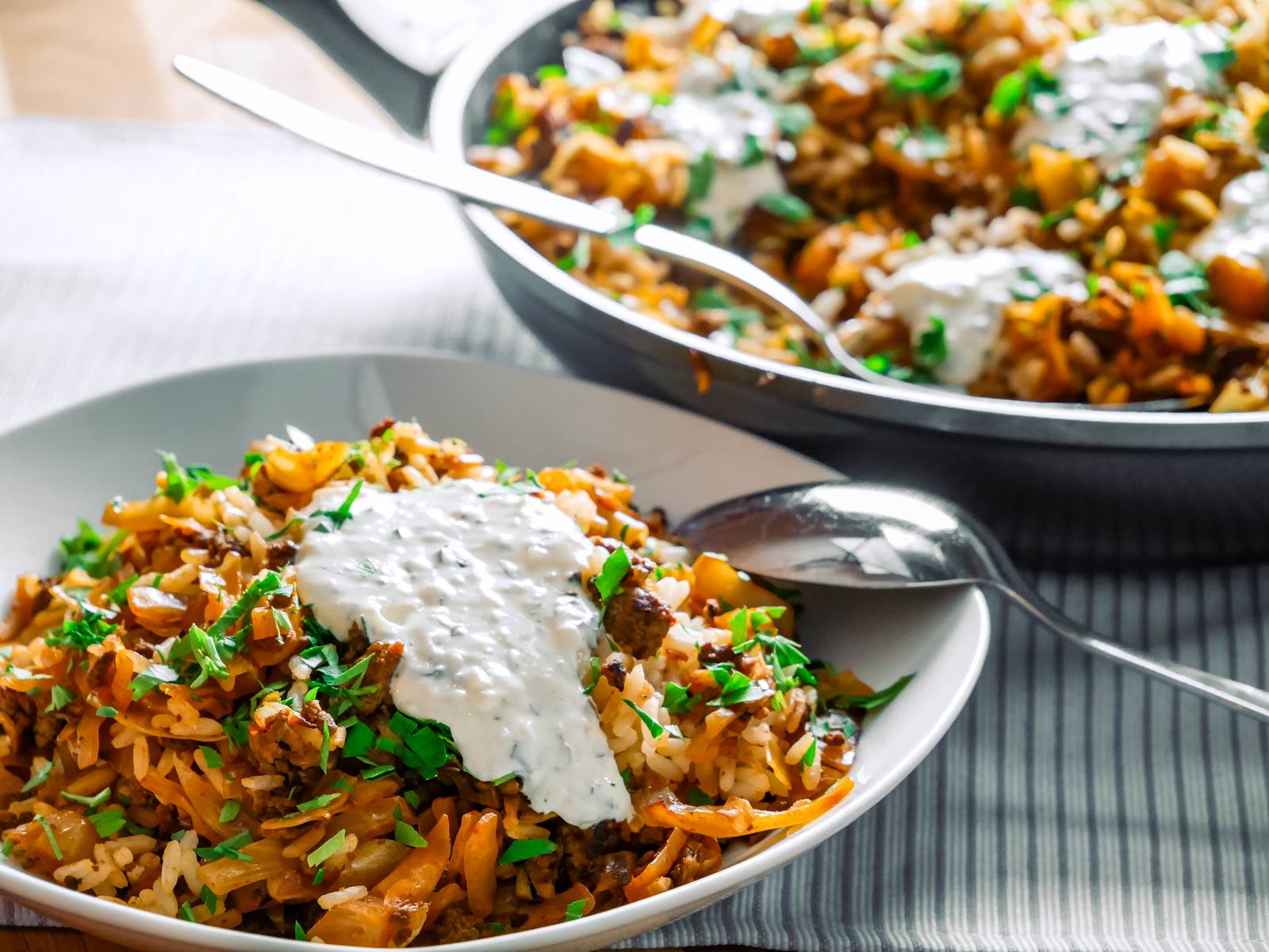 spitzkohl mit hackfleisch und reis
