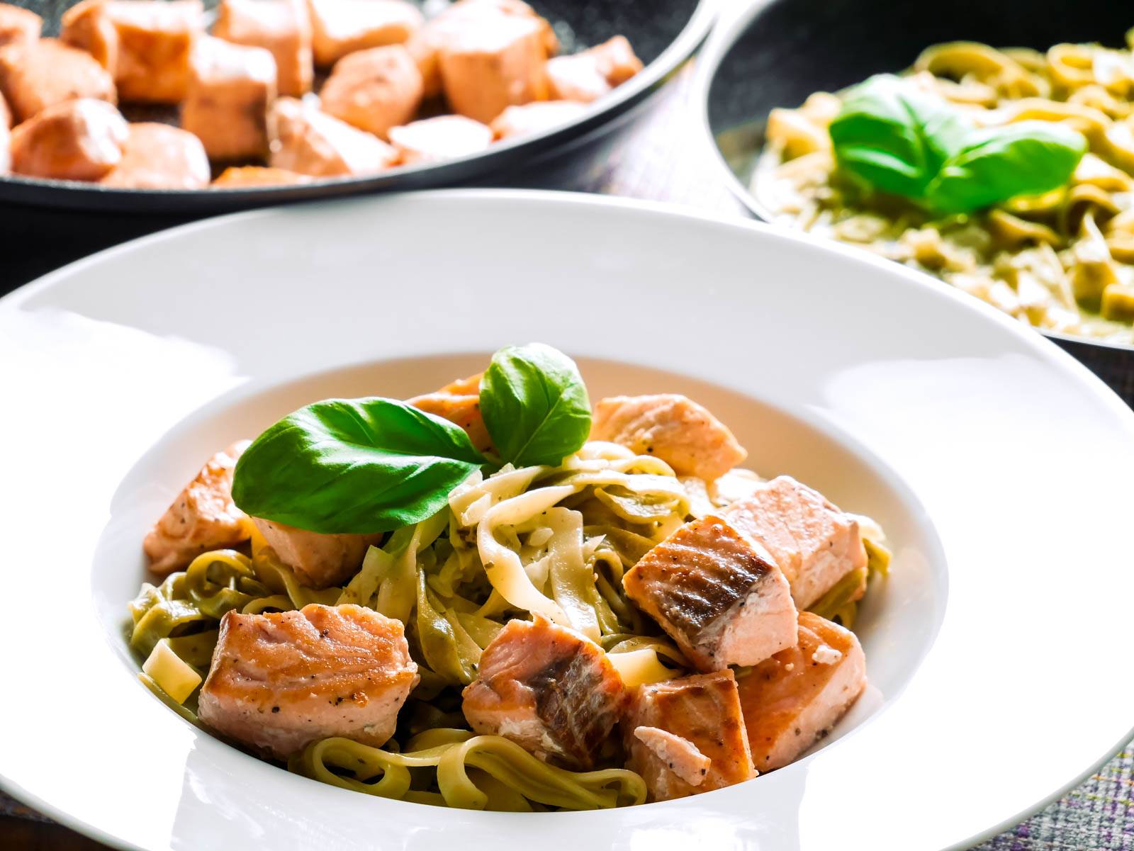 tagliatelle mit lachs-sahne-soße